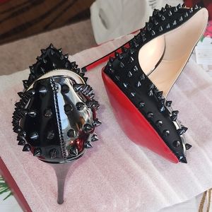 Black studded Pumps